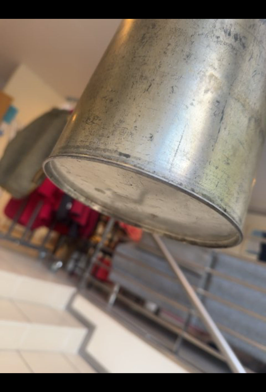 Gl. væskebeholder m/taphane